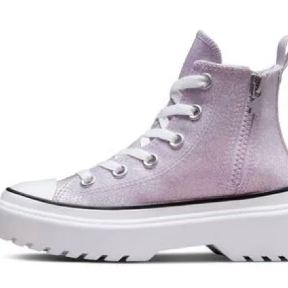 New BRAND NEW in box Converse 
Vapour Glitter Lugged Lift